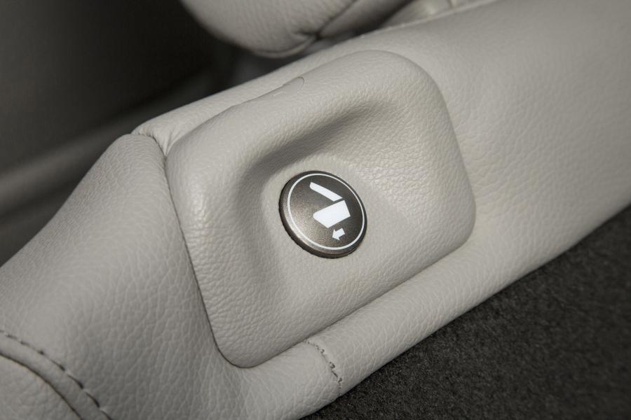 Детали интерьера Honda Pilot 2015 года  (фото 77 из 107)